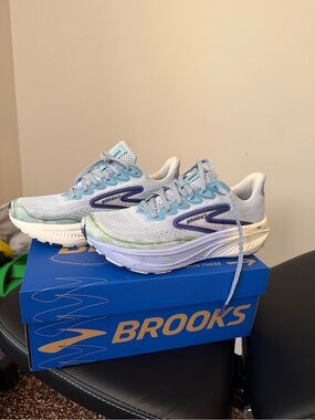 Brooks Ghost 17 size 7 - special edition